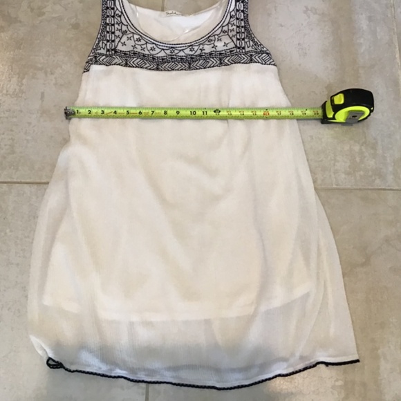 Solitaire Dress M White Sleeveless Tunic Tank Sundress Gauzy Blue Embroidery - Picture 6 of 9